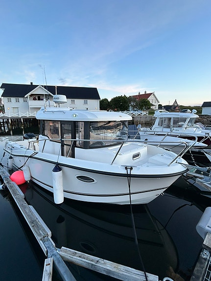Quicksilver 755 Pilothouse 29 of 30