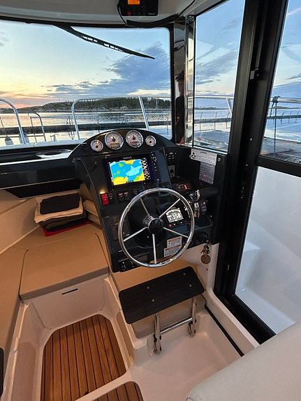 Quicksilver 755 Pilothouse 22 of 30