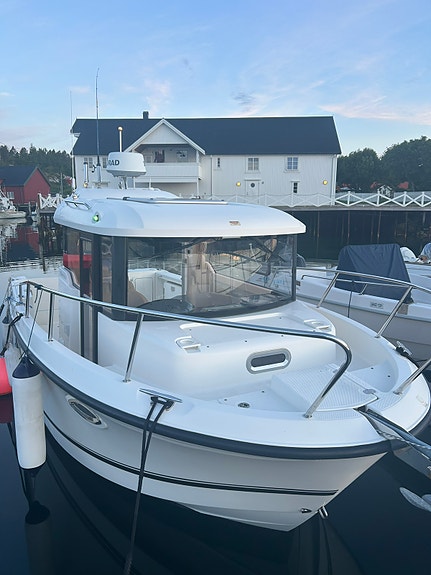Quicksilver 755 Pilothouse 8 of 30
