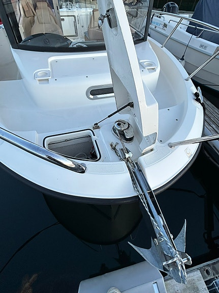 Quicksilver 755 Pilothouse 10 of 30