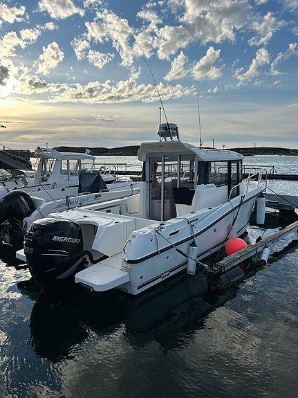 Quicksilver 755 Pilothouse 4 of 30