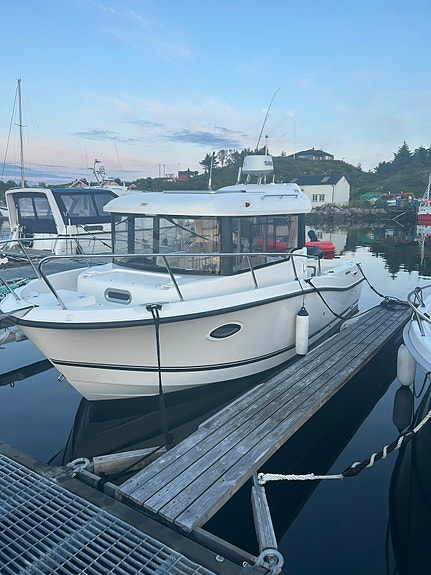 Quicksilver 755 Pilothouse 2 of 30