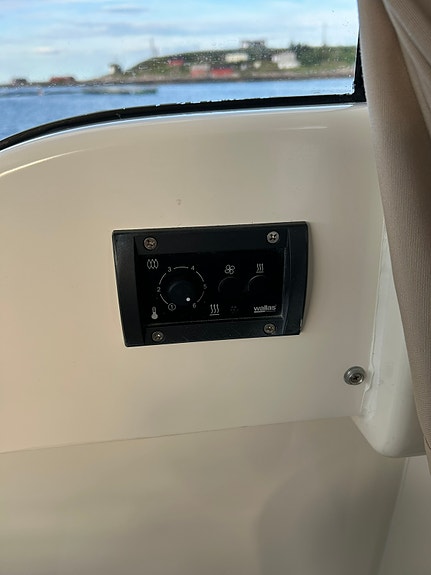Quicksilver 755 Pilothouse 12 of 30