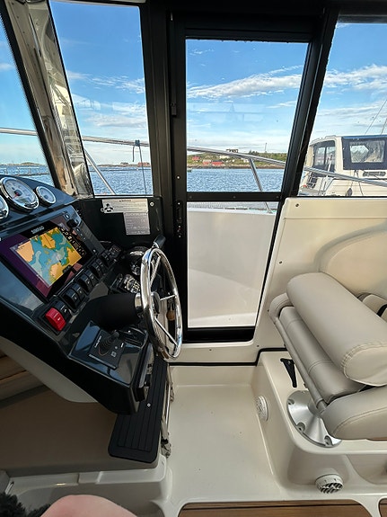 Quicksilver 755 Pilothouse 15 of 30