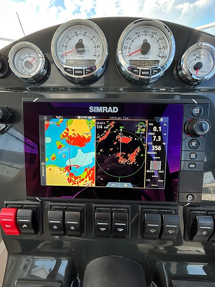 Quicksilver 755 Pilothouse 17 of 30