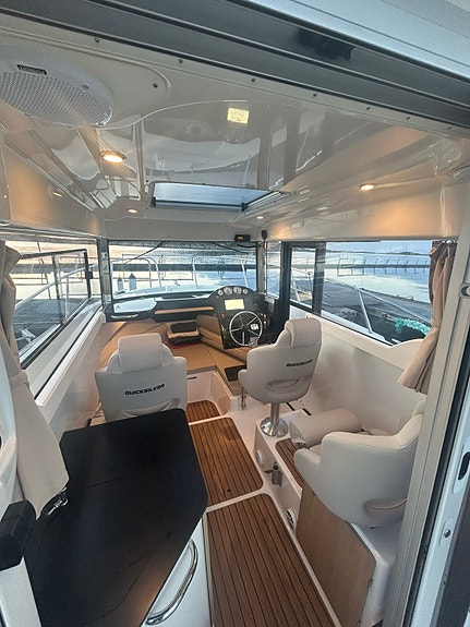 Quicksilver 755 Pilothouse 20 of 30