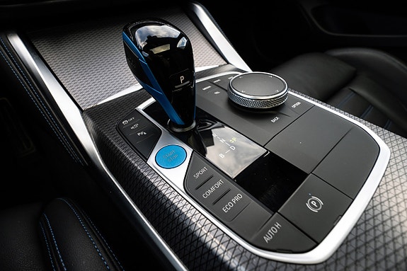 BMW i4 18 of 30
