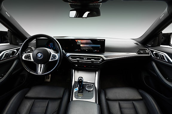 BMW i4 11 of 30