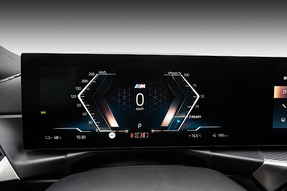 BMW i4 13 of 30
