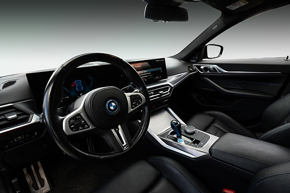BMW i4 10 of 30