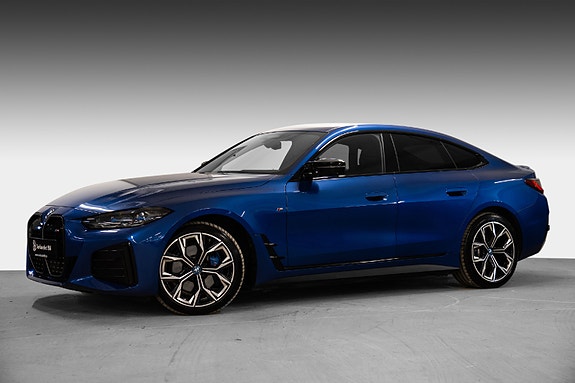 BMW i4 2 of 30