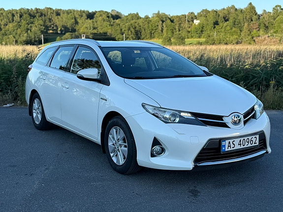 Toyota Auris 3 of 5