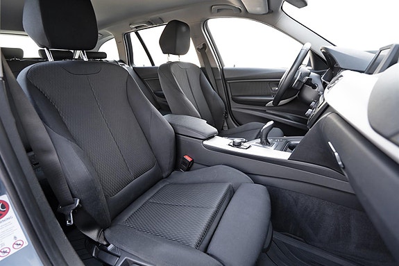 BMW 328i 25 of 26