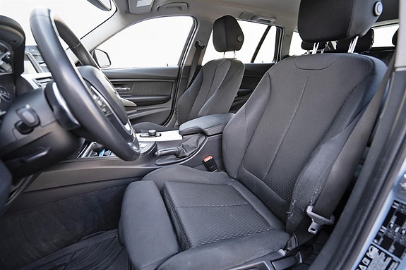 BMW 328i 9 of 26