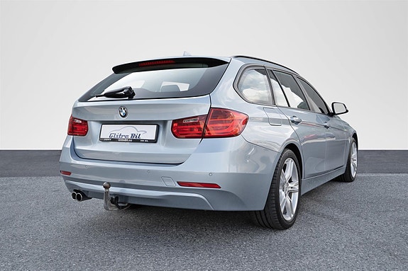BMW 328i 6 of 26