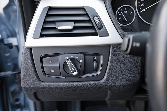 BMW 328i 10 of 26