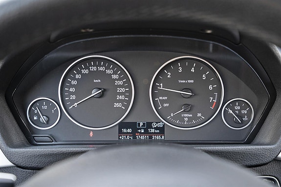 BMW 328i 13 of 26