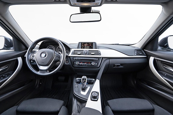 BMW 328i 11 of 26