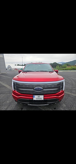 Ford F-150 2 of 5