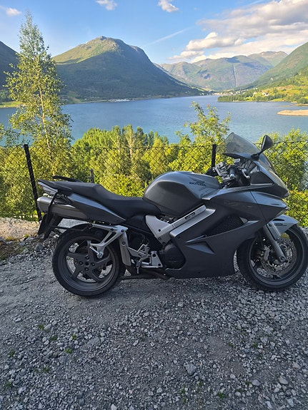 Honda VFR 800 4 of 6