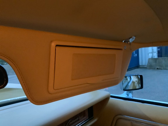 Lincoln Continental 28 of 30