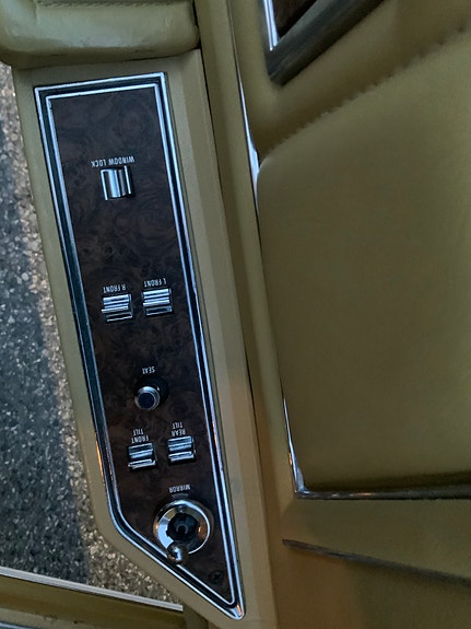 Lincoln Continental 20 of 30
