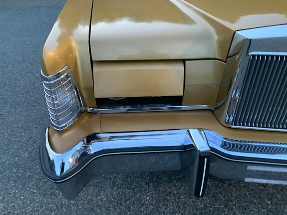 Lincoln Continental 5 of 30