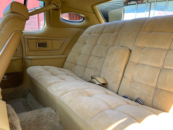 Lincoln Continental 17 of 30
