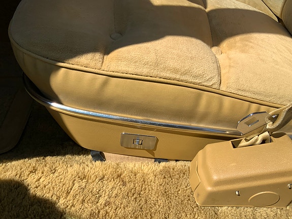 Lincoln Continental 15 of 30