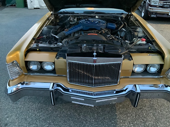 Lincoln Continental 4 of 30
