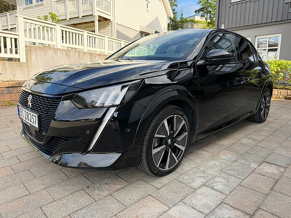 Peugeot e-208 9 of 30