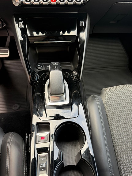 Peugeot e-208 27 of 30