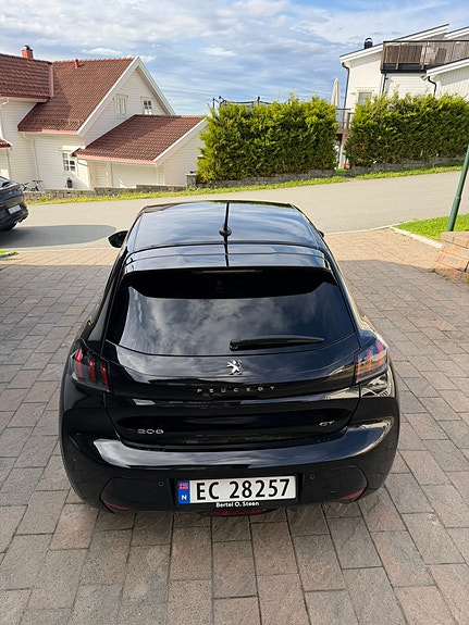 Peugeot e-208 10 of 30
