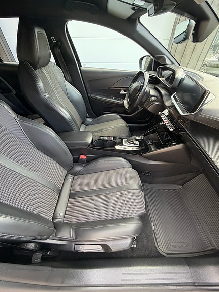 Peugeot e-208 19 of 30