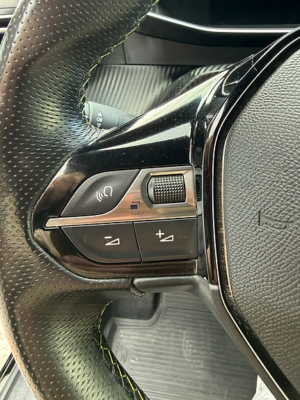 Peugeot e-208 29 of 30