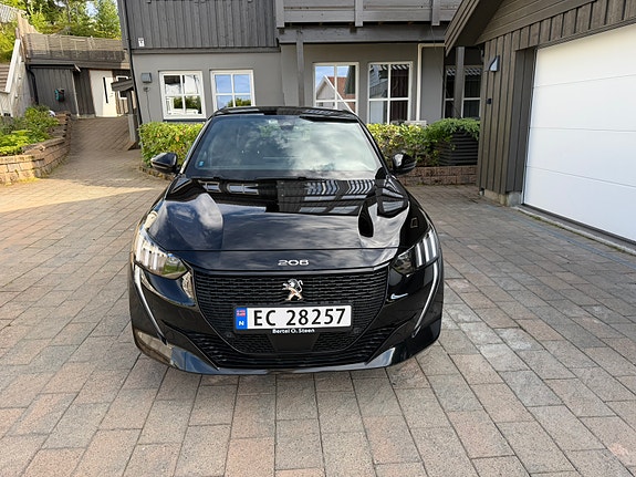Peugeot e-208 4 of 30