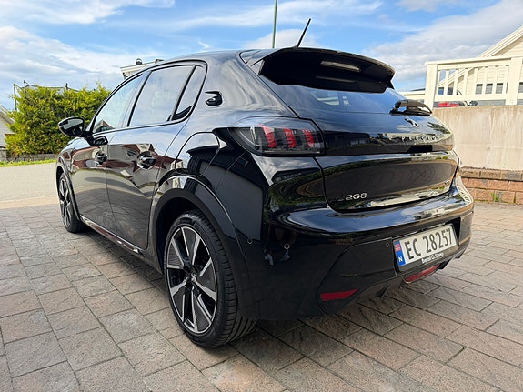 Peugeot e-208 7 of 30