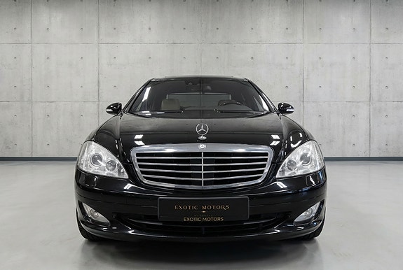 Mercedes-Benz S500 2 of 5