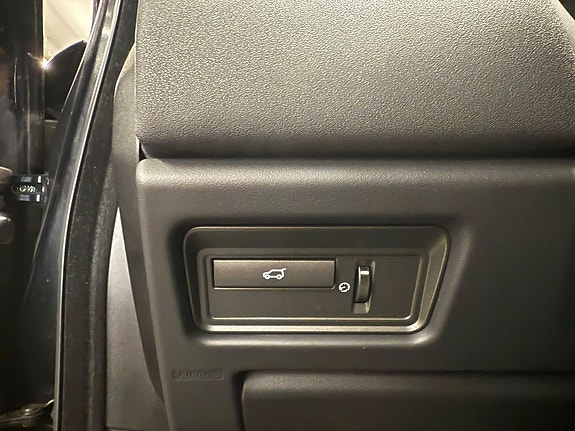 Land Rover Range Rover Evoque 9 of 24