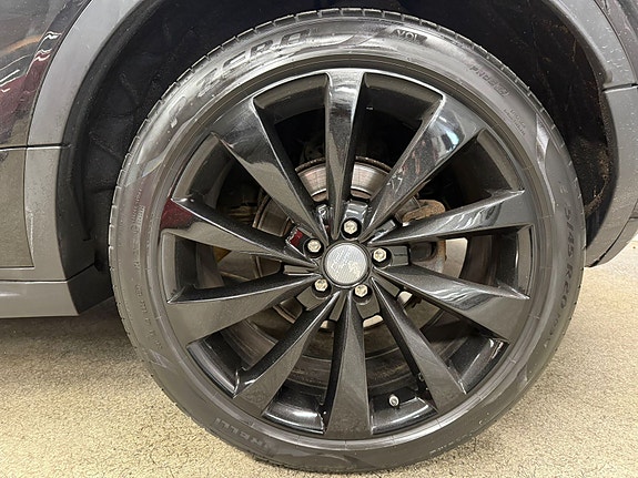 Land Rover Range Rover Evoque 6 of 24