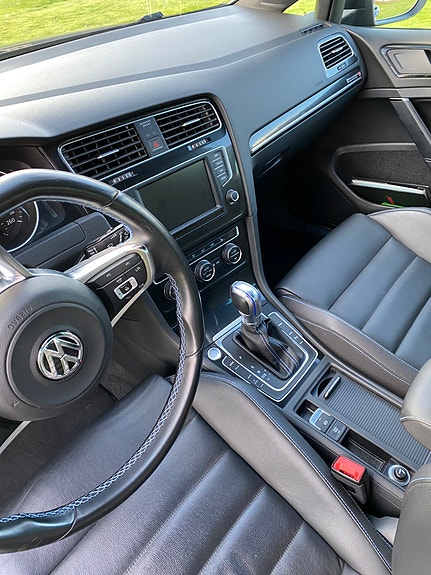 Volkswagen Golf VII 5 of 5
