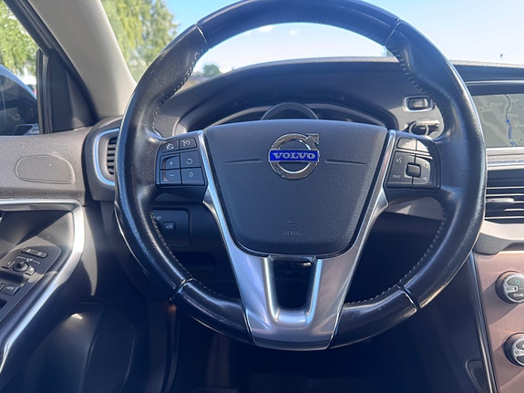 Volvo V40 Cross Country 15 of 23