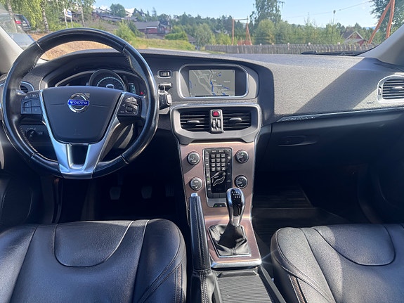 Volvo V40 Cross Country 14 of 23
