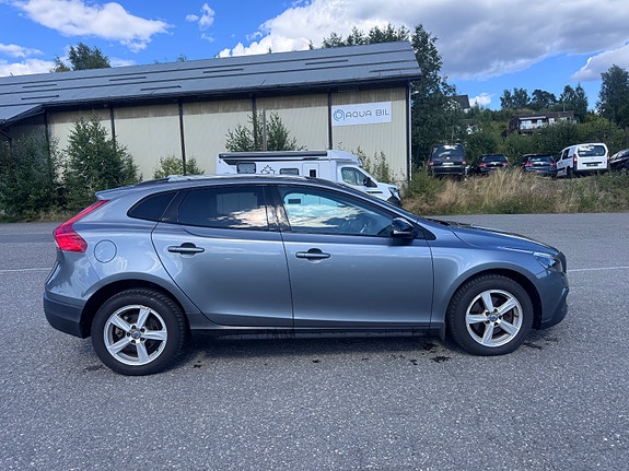 Volvo V40 Cross Country 4 of 5