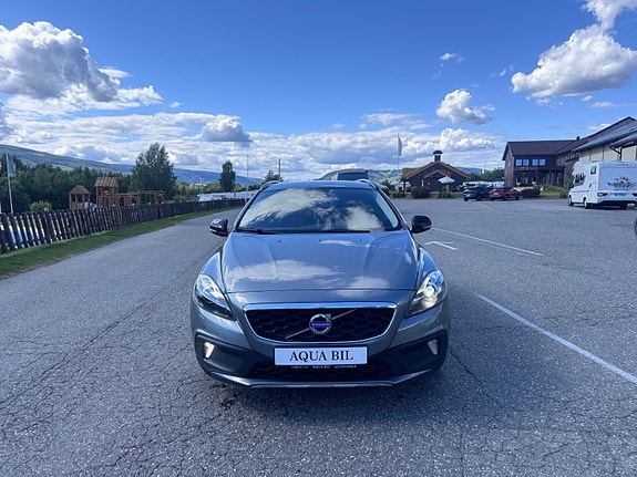 Volvo V40 Cross Country 3 of 5