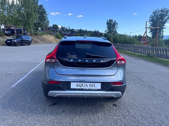 Volvo V40 Cross Country 8 of 23