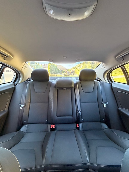 Volvo S60 20 of 29