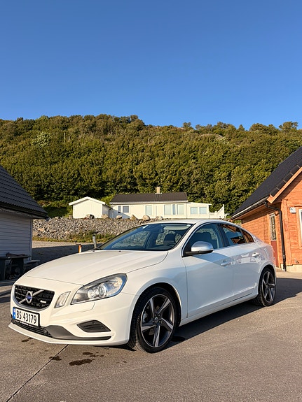 Volvo S60 6 of 29