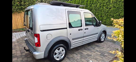 Ford Transit Connect 4 of 5