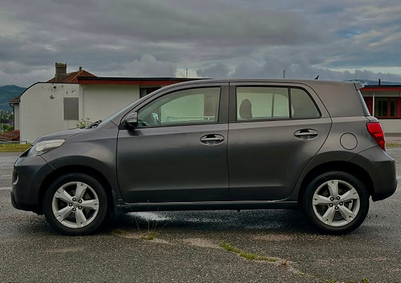 Toyota Urban Cruiser 2 of 18